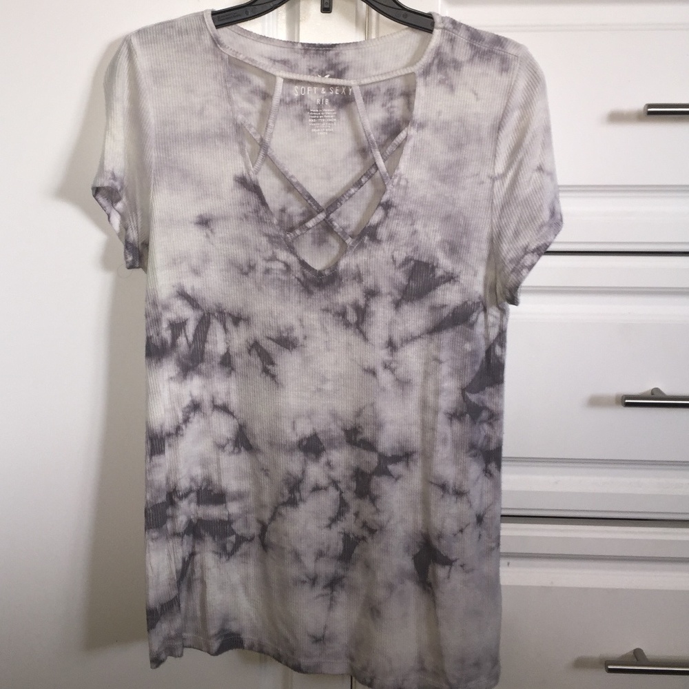 American Eagle Criss-cross T-shirt